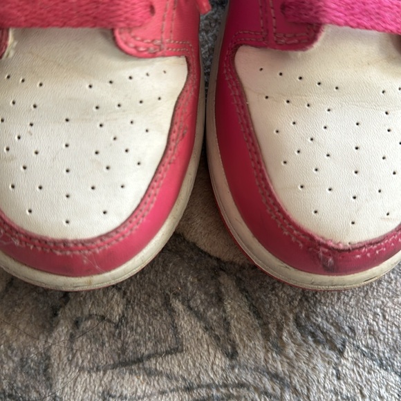 Nike Dunks - Picture 3 of 6